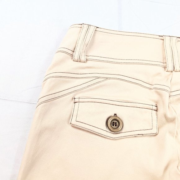 Cache Y2K Cream Oversize Button Adorned Capris - Picture 8 of 11